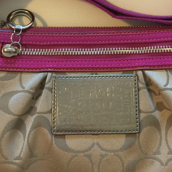 COACH Poppy Signature C Crossbody - Picture 3 of 7